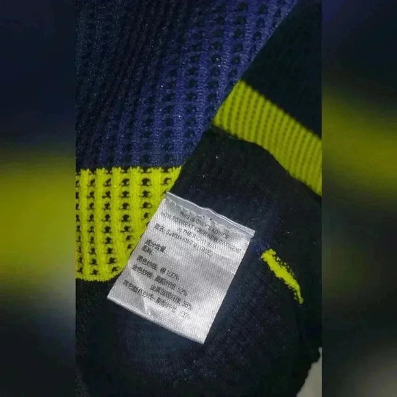 Only true multicolor streetwear sweater size medium - Picture 4 of 4